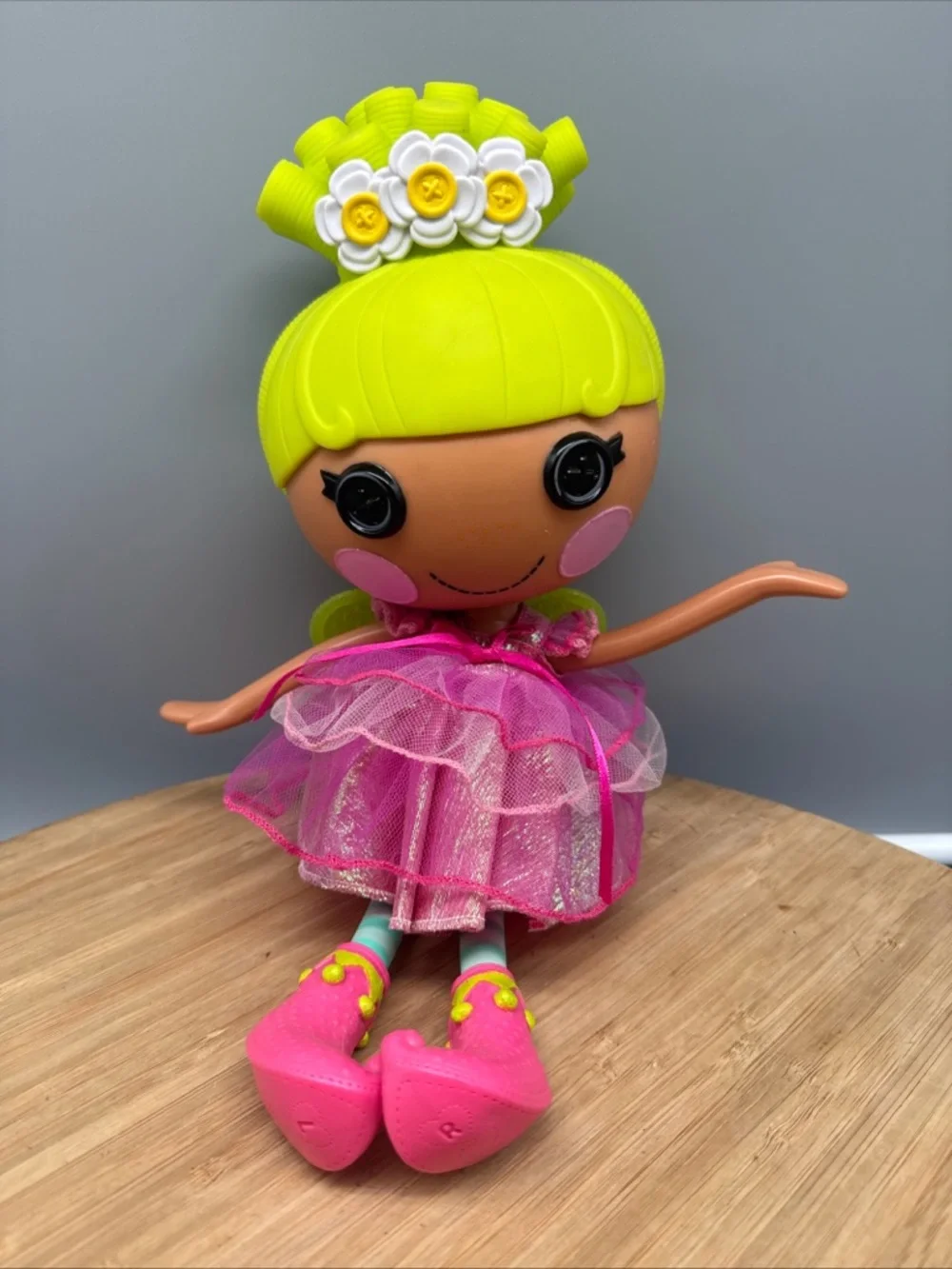 Lalaloopsy Doll Pix E Flutters Pixie Elf Green Hair Pink Daisy Wings Fairy RARE